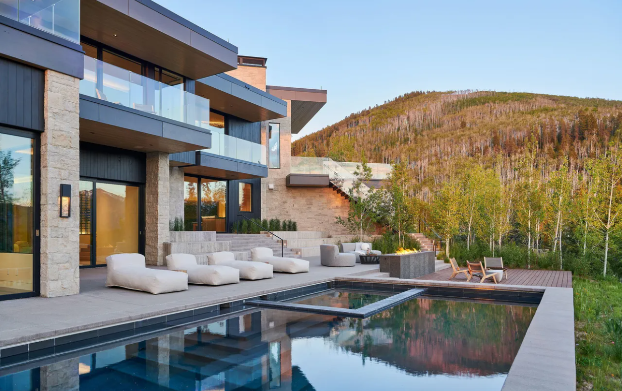 401 Carroll Dr. pool