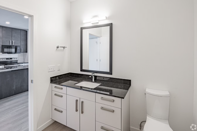 Canyon View Apartments bathroom
